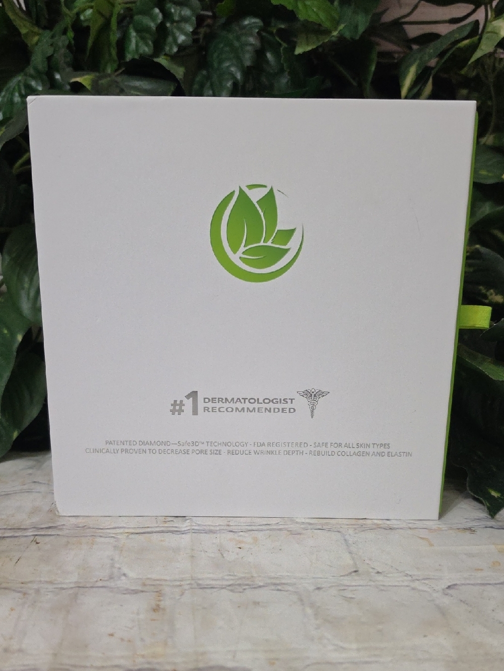 Microderm NIB GLO Facial Diamond Microdermabrasion Device